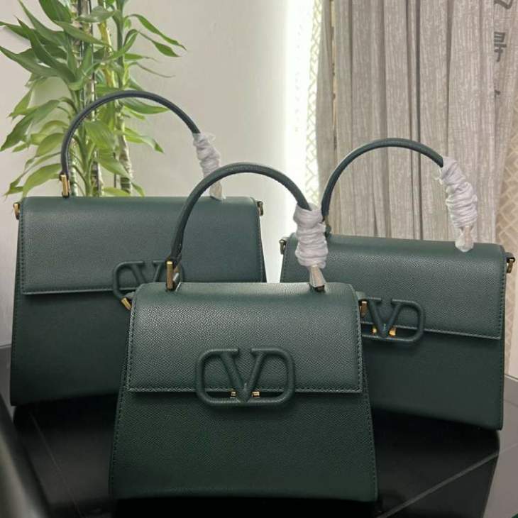 Picture of Valentino Handbags _SKUfw139062453fw